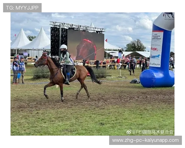 比利时骑手吉尔·托马斯在2024年国际马术联合会障碍赛世界巡回赛中以“Bella”马匹获得个人第六名，表现出色。